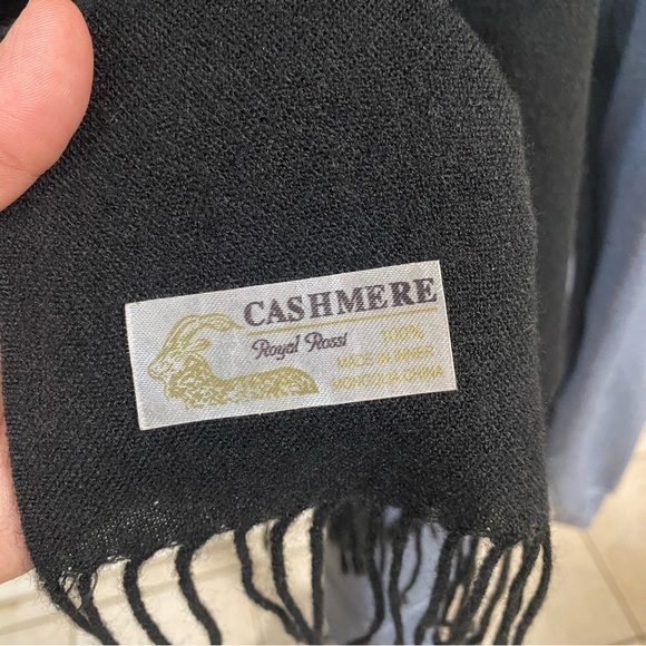 Royal Rossi Scarf Black 100% Cashmere Fringe detail - Picture 5 of 6